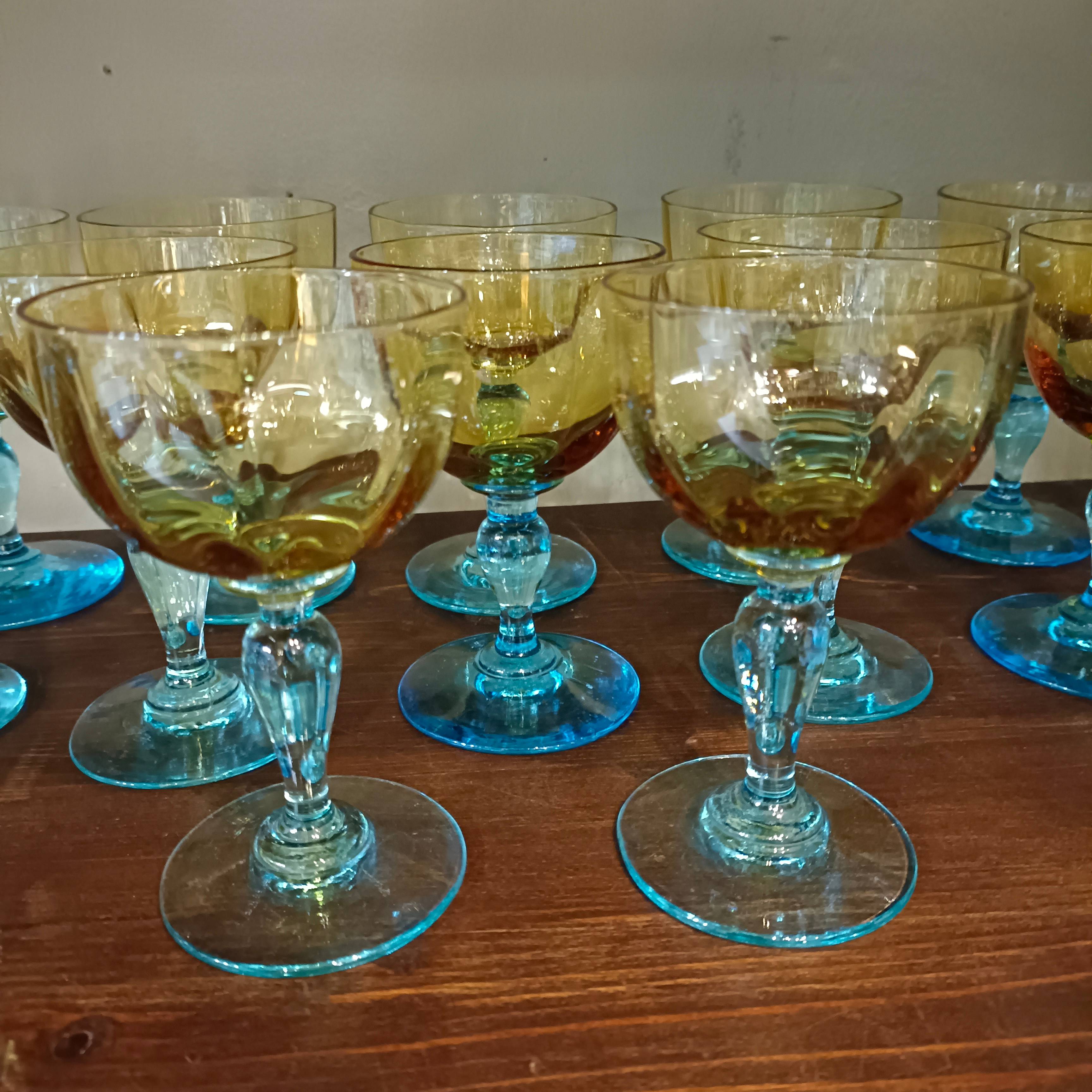 12 verres à vin blanc fin XIXe George Sand - Début de Série
