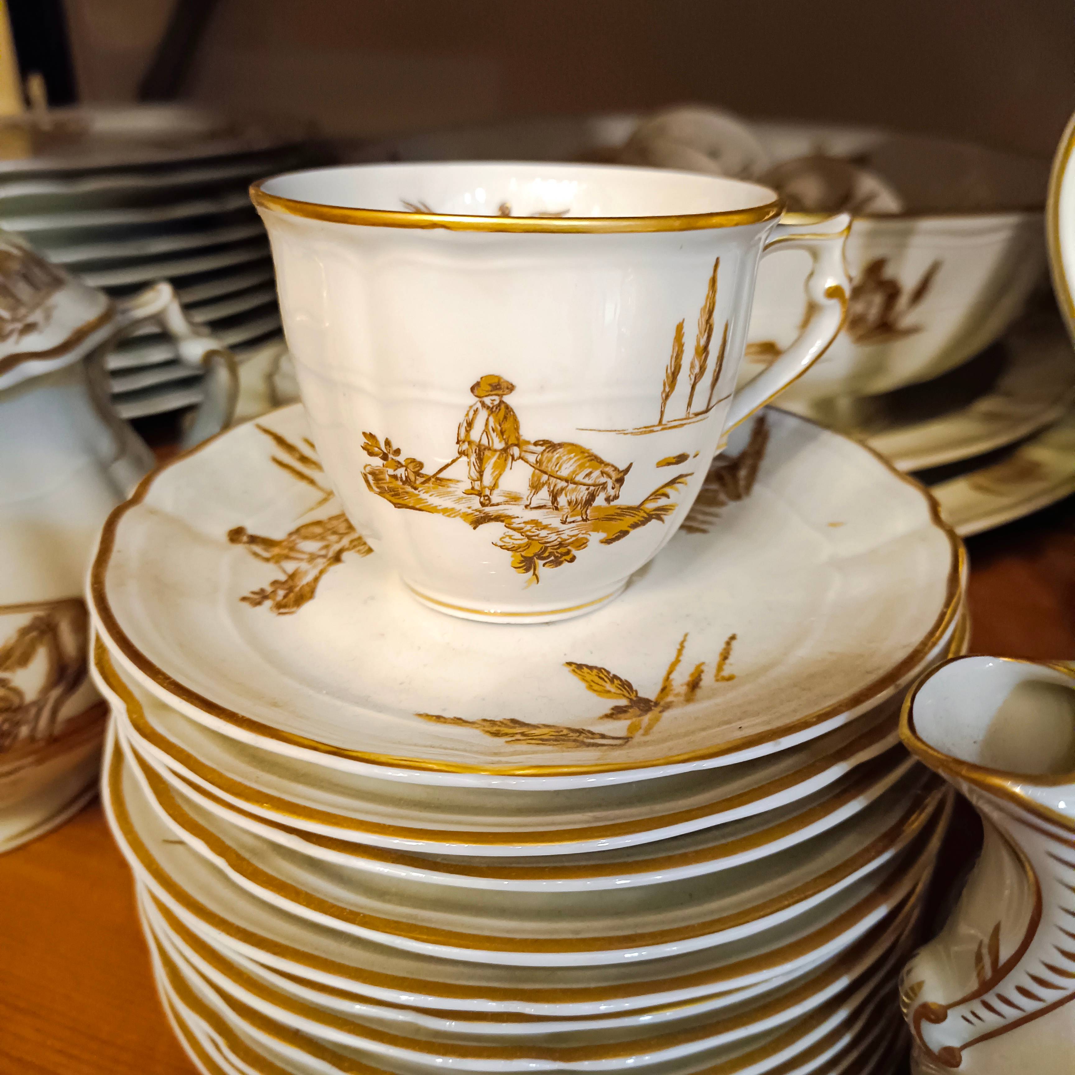 Service caf en porcelaine de Limoges Bernardaud motif toile de