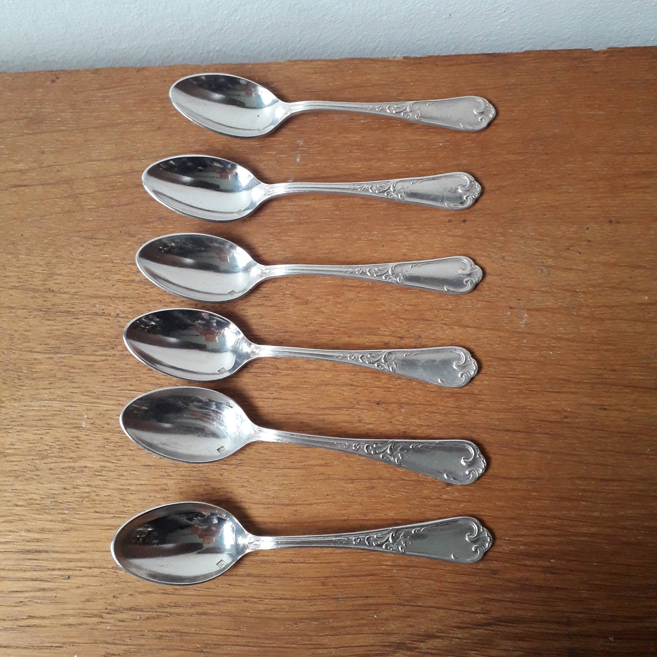 6 petites cuillères à moka en métal argenté, modèle Du Barry, Ercuis -  Début de Série