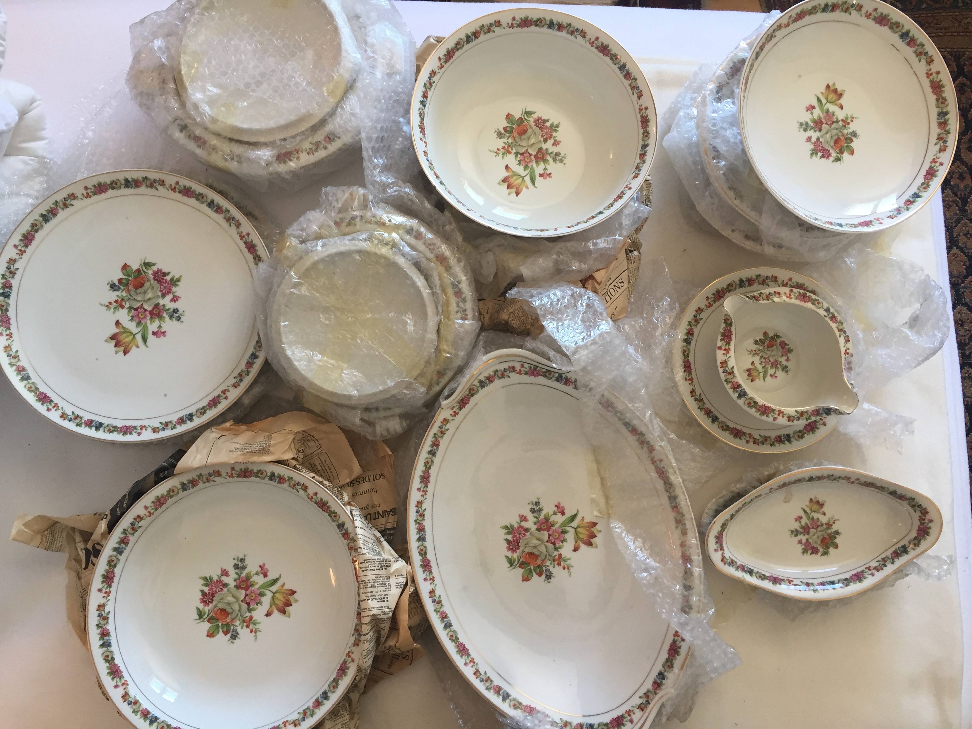 Service de table complet en porcelaine de Limoges - Maison Raynaud