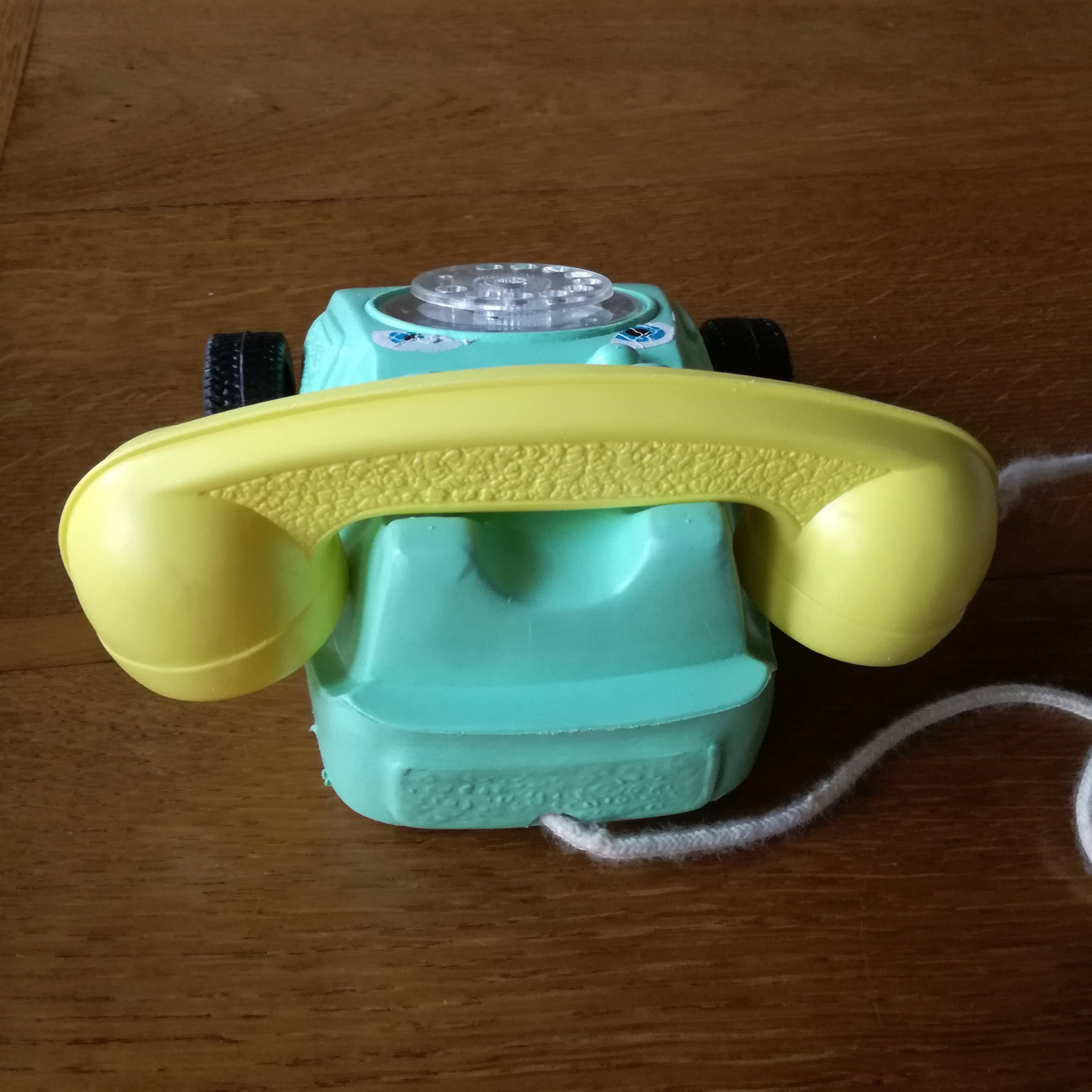 Telephone enfant en plastique vert - Axi