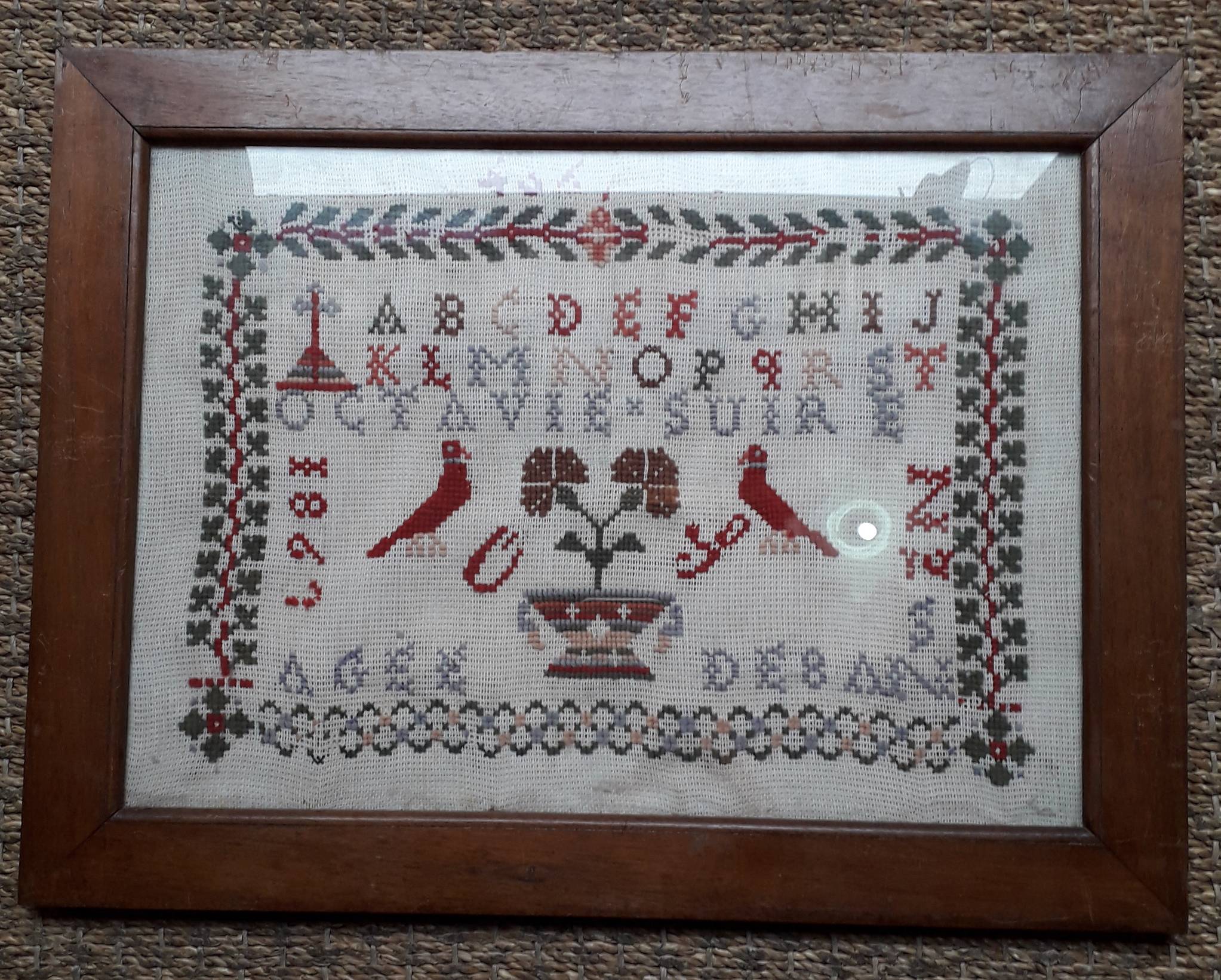 洋書 ALPHABETS ANCIENS A BRODER AU POINT Frises Et Alphabets Anciens Bicolores, À Broder Au Point De