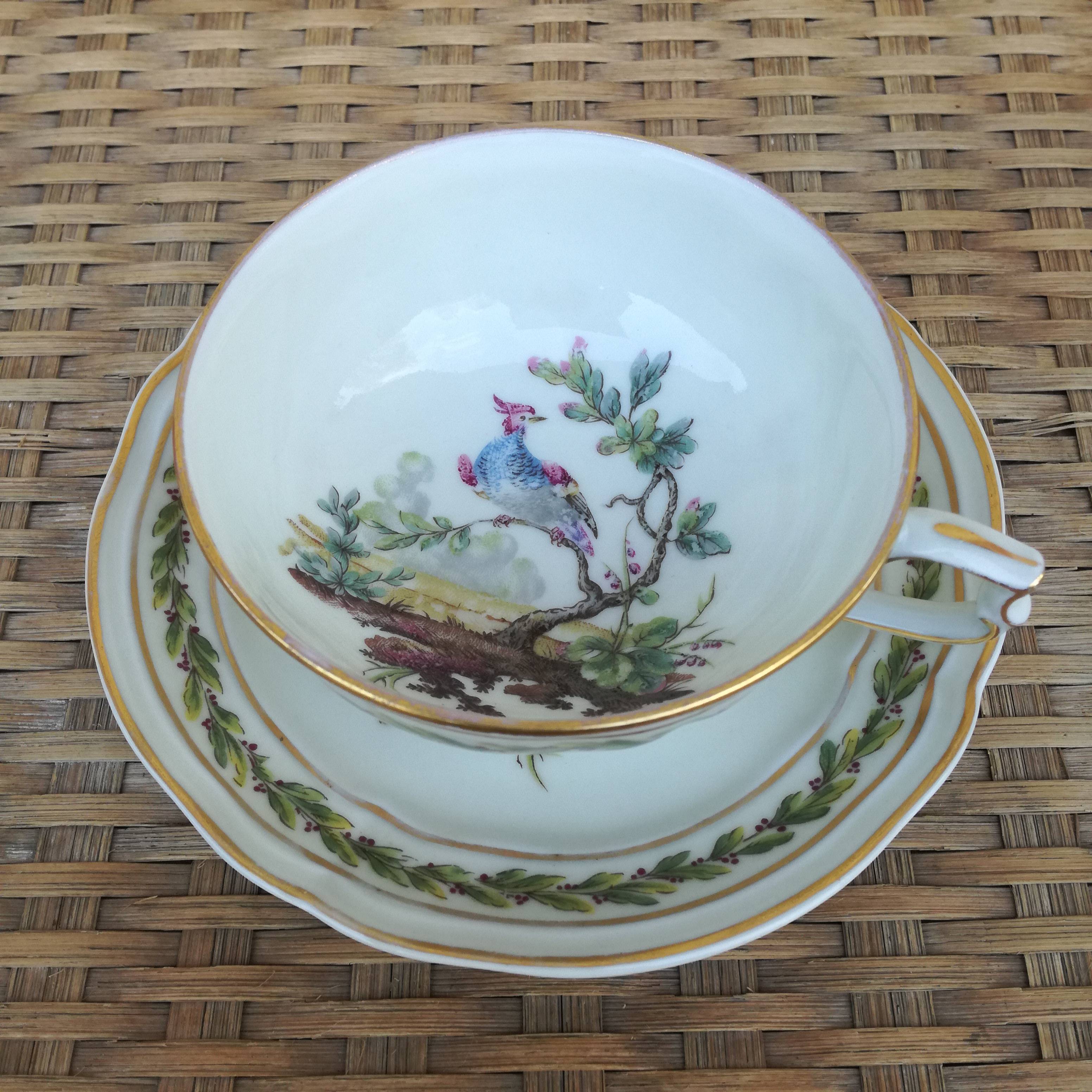 Service caf ou th Chevreuse motif d oiseaux en porcelaine de