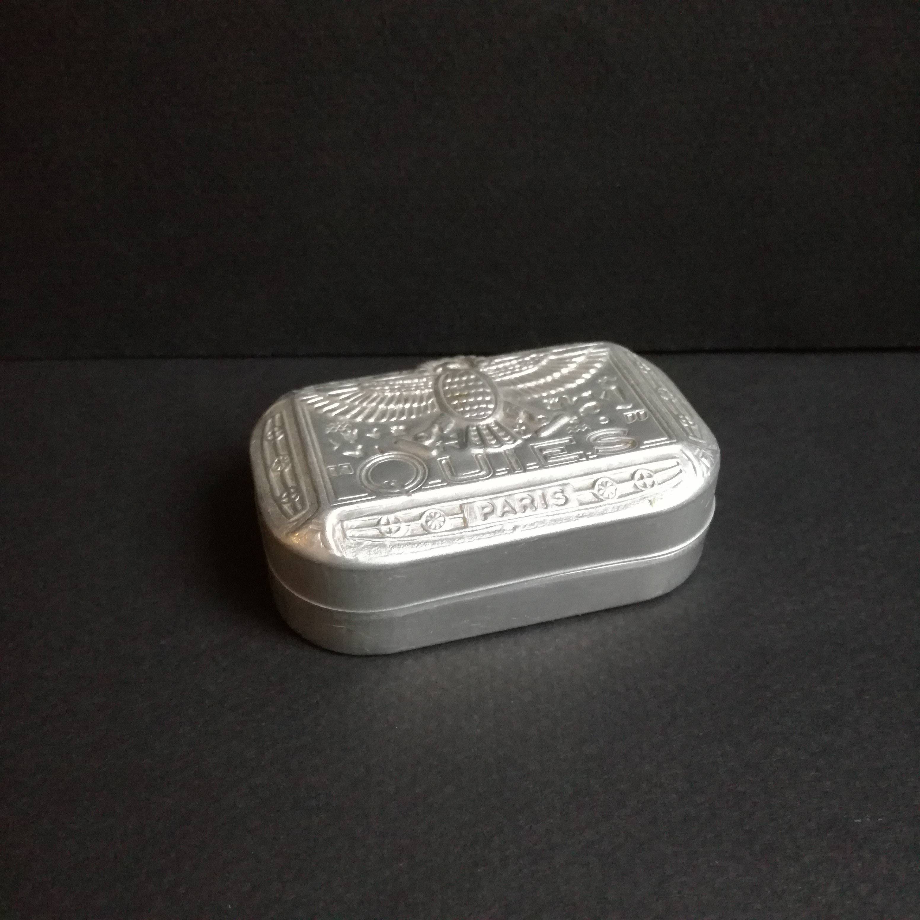 Petite boîte de rangement en aluminium pour boules Quies - Début de Série