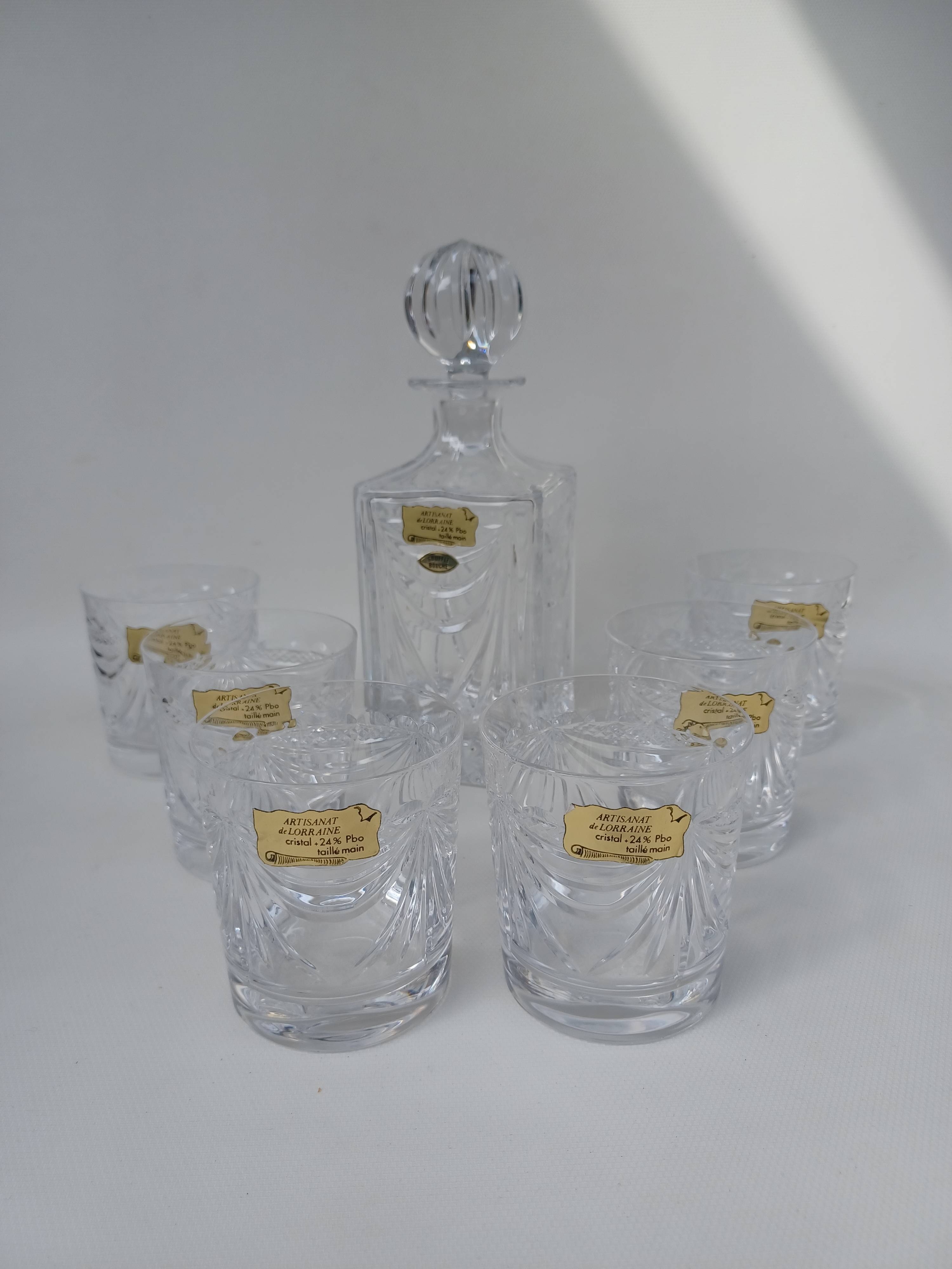 carafe à whisky vintage en verre transparent ciselé époque1970