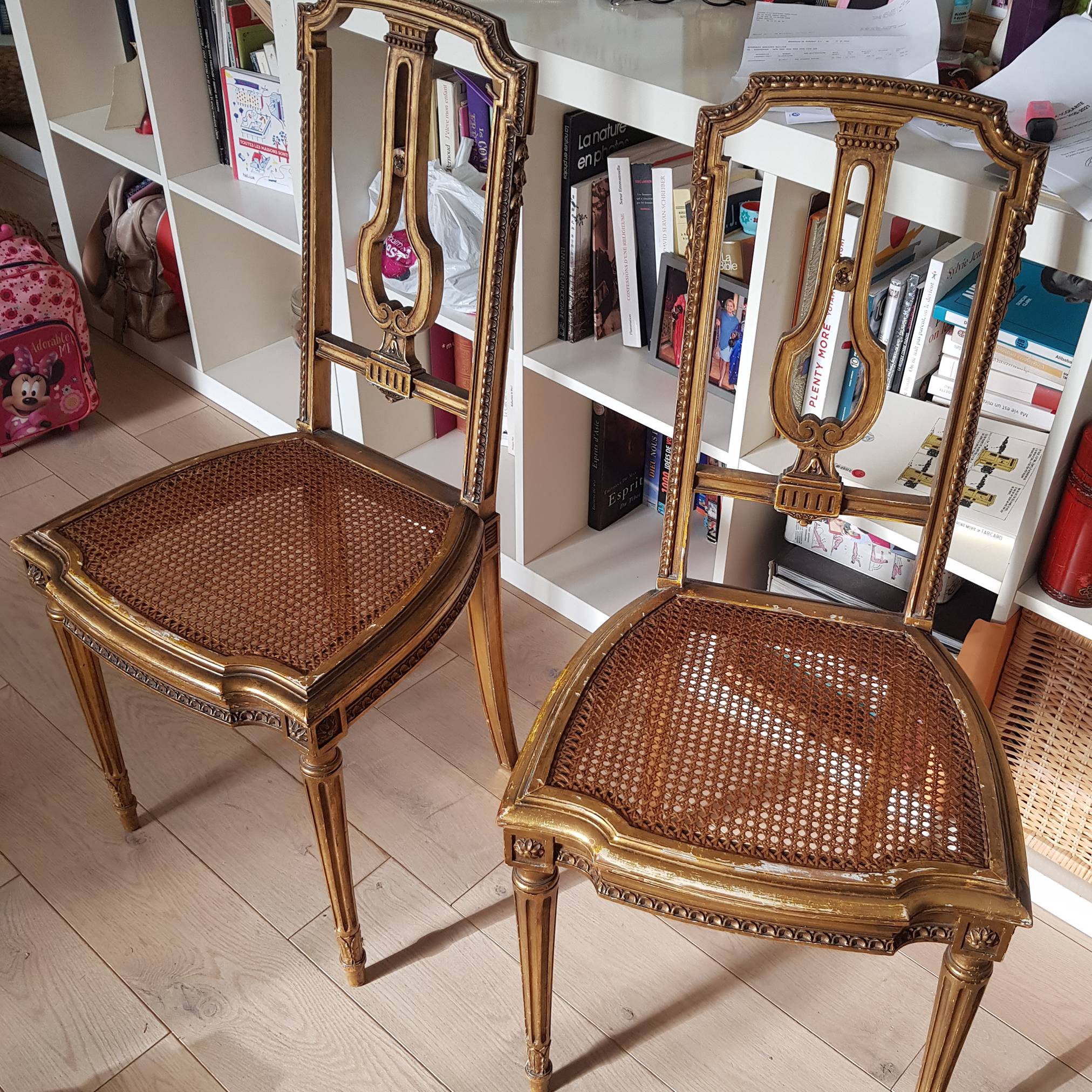 Vends une paire de chaises anciennes type Napoléon avec/ou sans ...