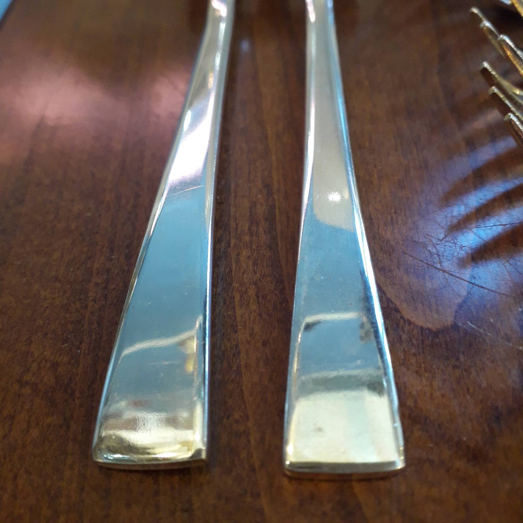 12 fourchettes à huitres en métal argenté, uniplat moderniste, Christofle -  Début de Série