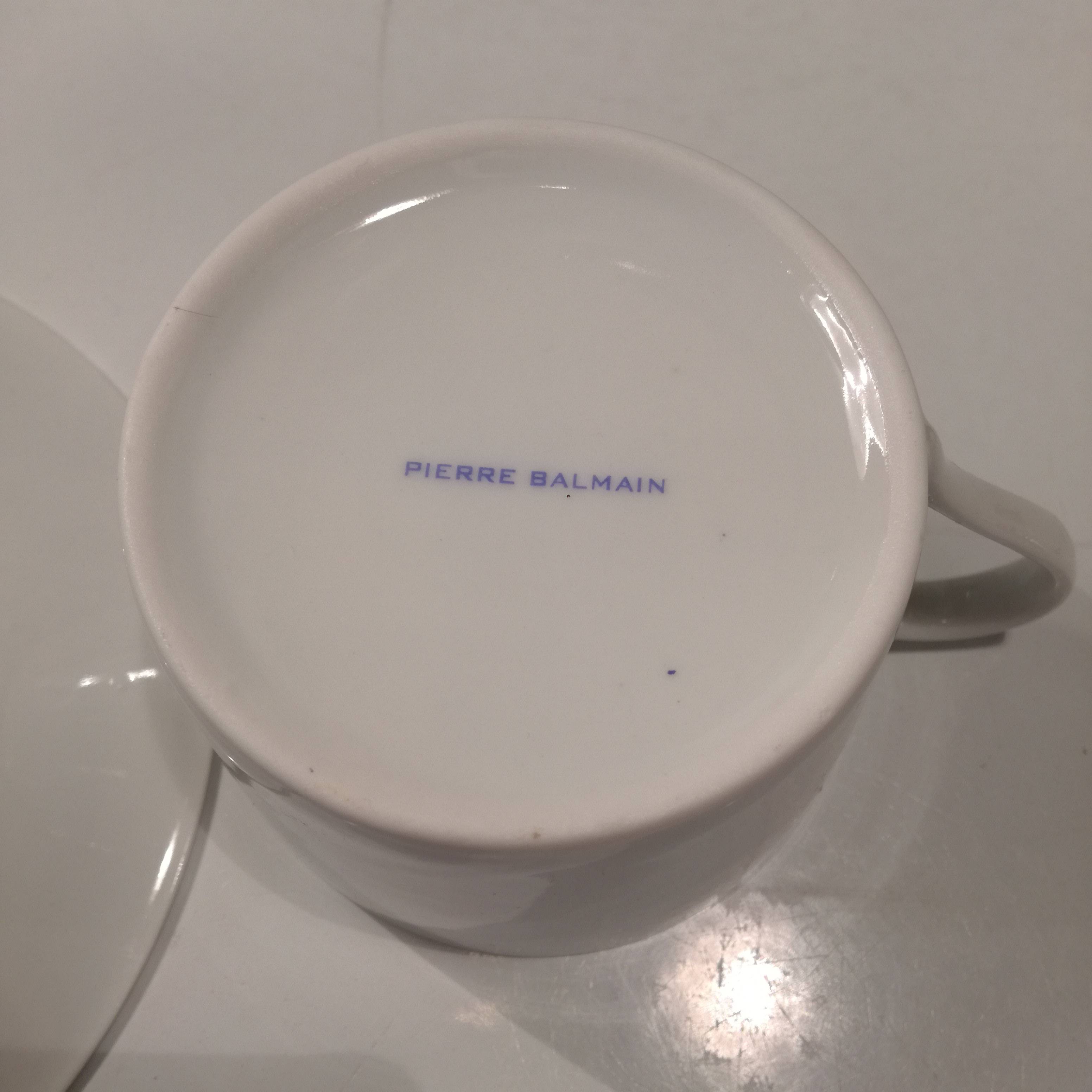 2 tasses et soucoupes en porcelaine blanche et d cor soleil bleu